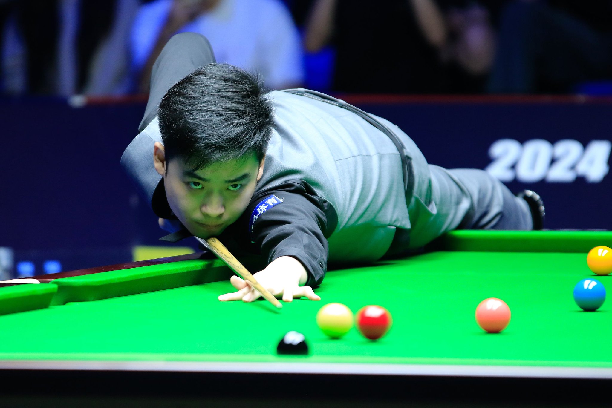 员的异军突 员的异军突