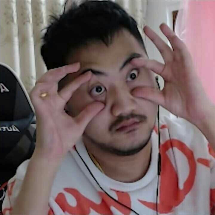 他曾推动喀 他曾推动喀